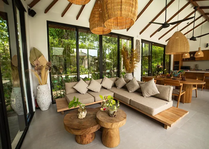Sunny Side With Private Pool *